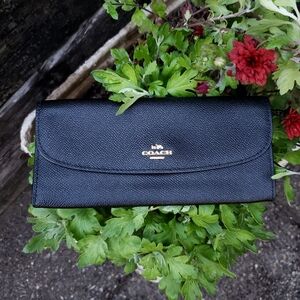 COACH Vintage Crossgrain leather black/ gold hardware wallet